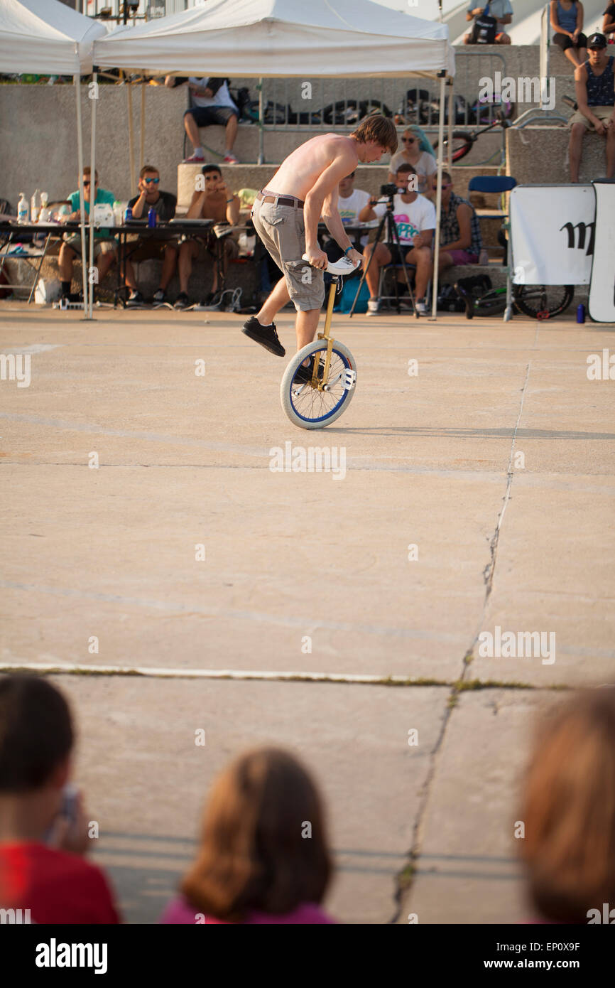 Uni Cycle High Resolution Stock Photography and Images Alamy