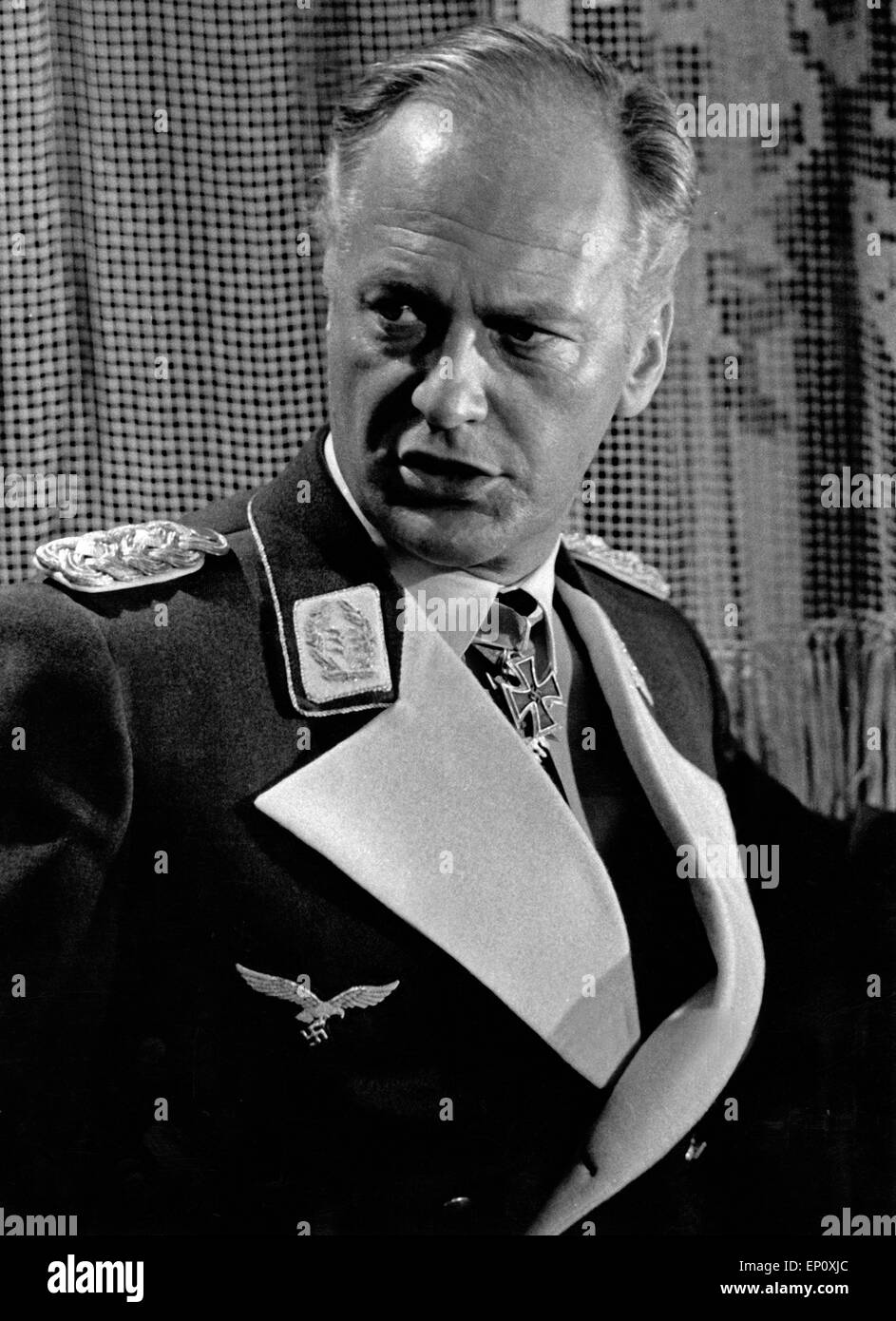 Des Teufels General, Deutschland 1955, Regie: Helmut Käutner, Darsteller: Curd Jürgens Stock Photo