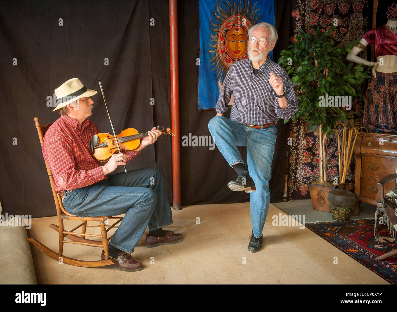 Rock Howland and Slim Harrison  Clogging and playing fiddle in Mt Airey, Maryland Stock Photo