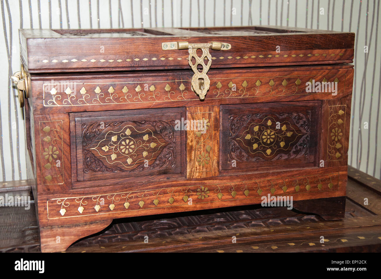 Moroccan pattern is characterized by extreme difficulty. All Arab complex patterns, ornate, and the mathematically precise and d Stock Photo