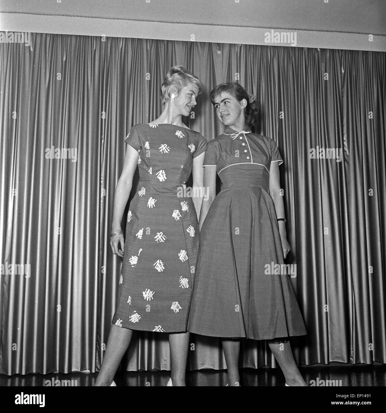 1950s dresses hi-res stock photography and images - Alamy 1950s dresses hi-res stock photography and images - Alamy