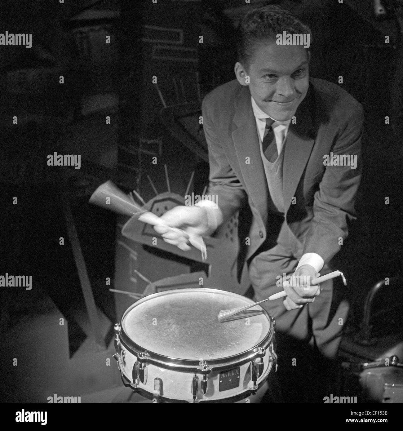 Kleine trommel hi-res stock photography and images - Alamy, image size:1300x1390