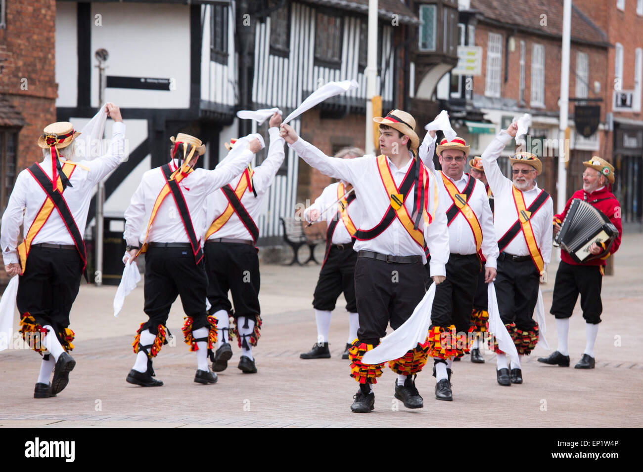 Shakespeare morris dancing hi-res stock photography and images - Alamy