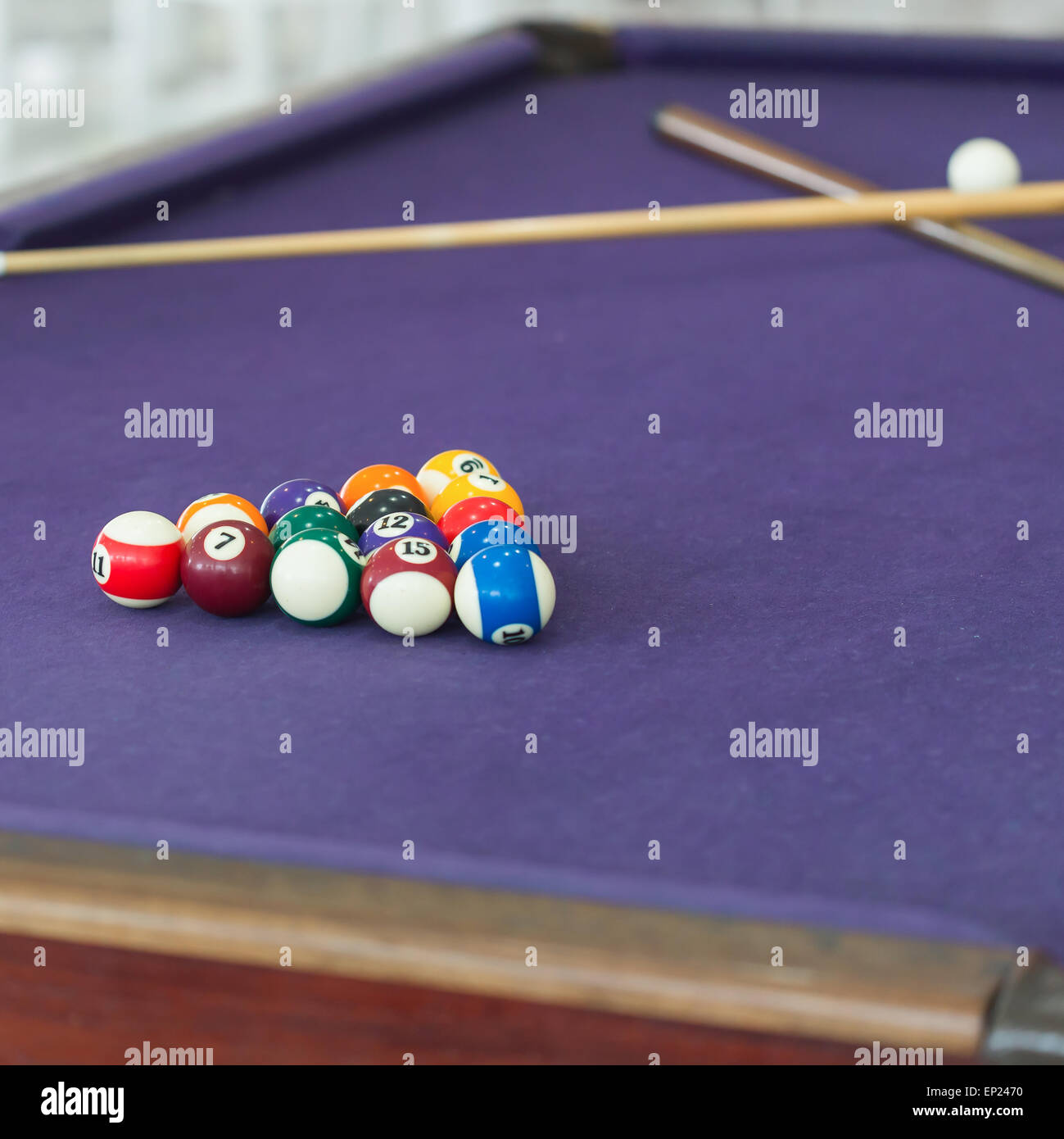 Billiard table with balls arranged in a triangle Stock Photo Alamy