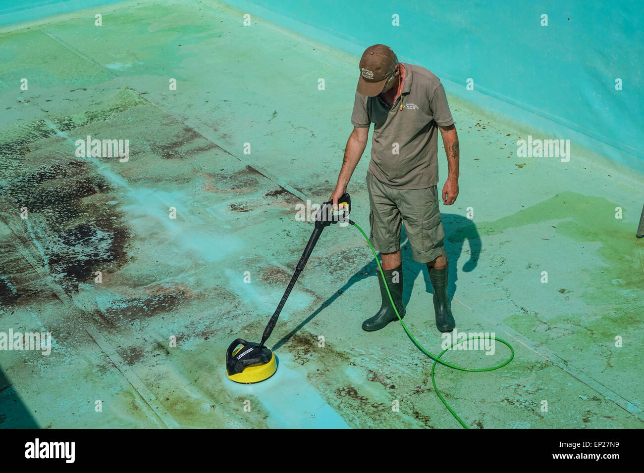 Karcher pressure washer power jet wash patio attachment being used by