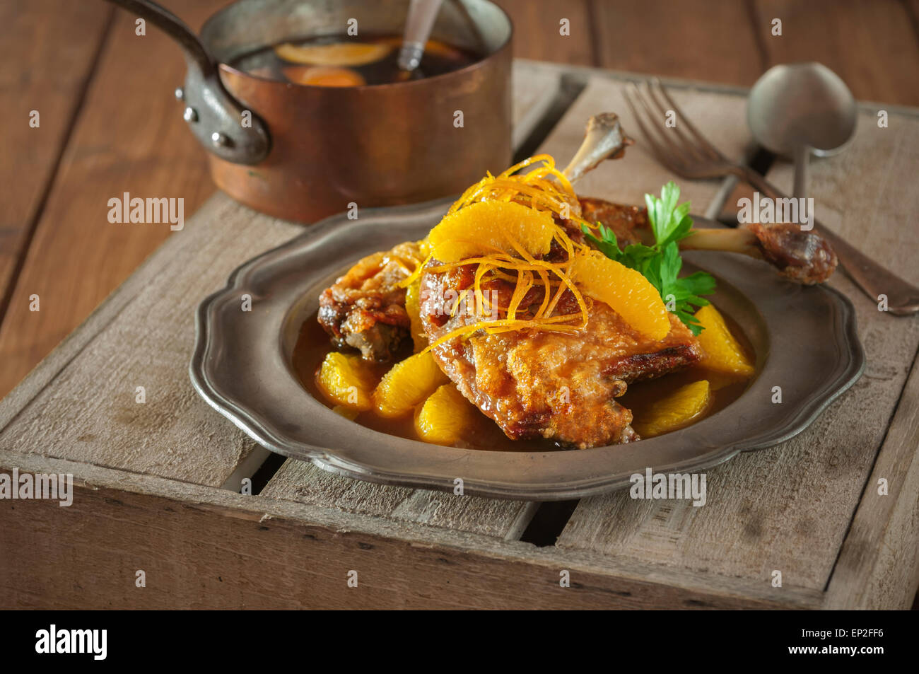 Roast duck in orange sauce. Caneton à l'orange Stock Photo - Alamy