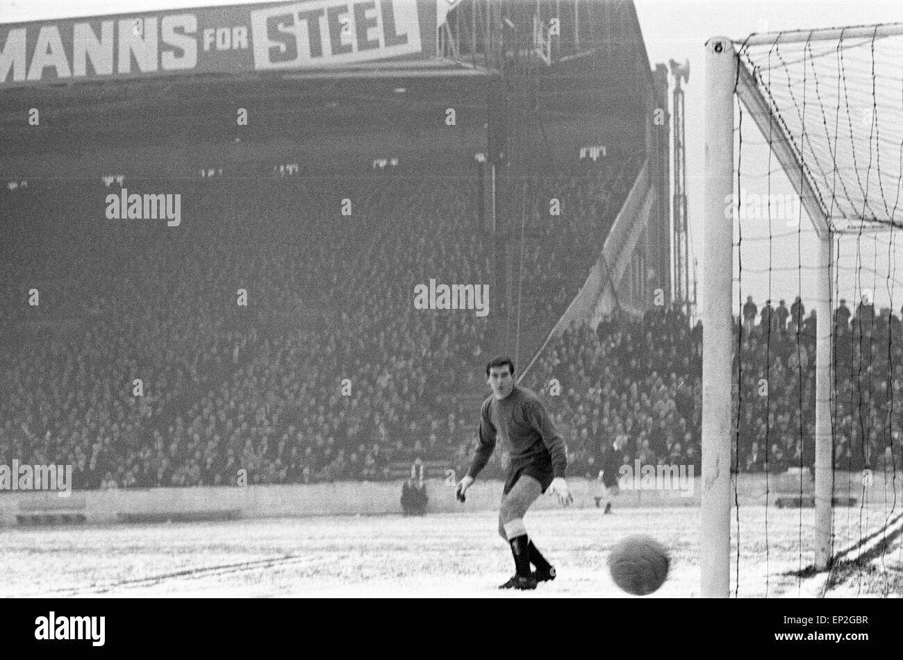 Manchester City v Tottenham Hotspur league match at Maine Road, Saturday 9th December 1967. Final score: Manchester City 4-1 Tottenham Stock Photo