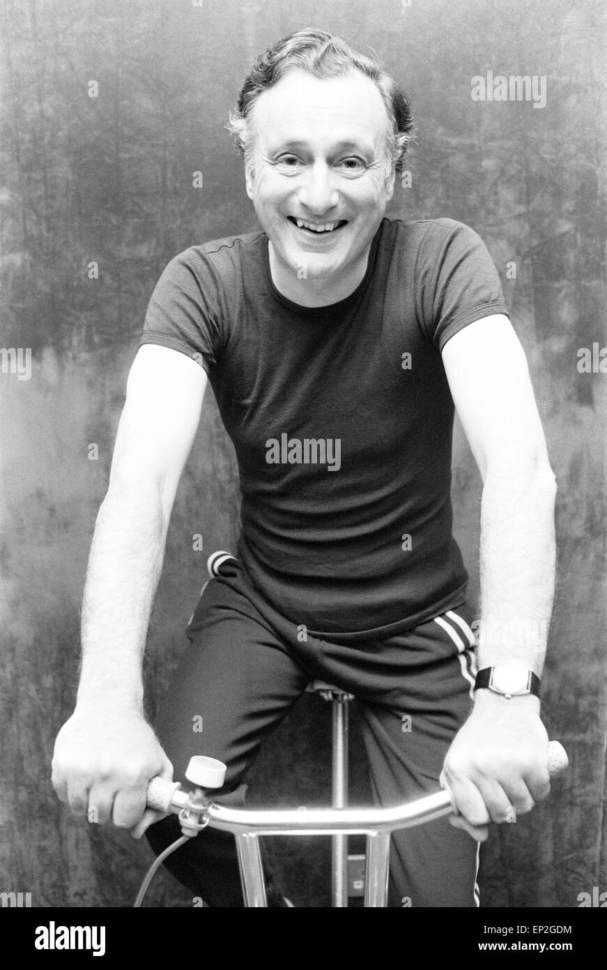 Paul Eddington, star of BBC TV Series 'The Good Life', as character Jeremy Leadbetter, pictured taking the Daily Mirror Fitness Test, at The Debenham Health Club, London, 30th May 1977. Stock Photo