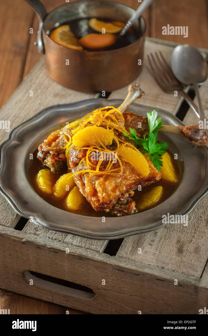 Roast duck in orange sauce. Caneton à l'orange Stock Photo - Alamy