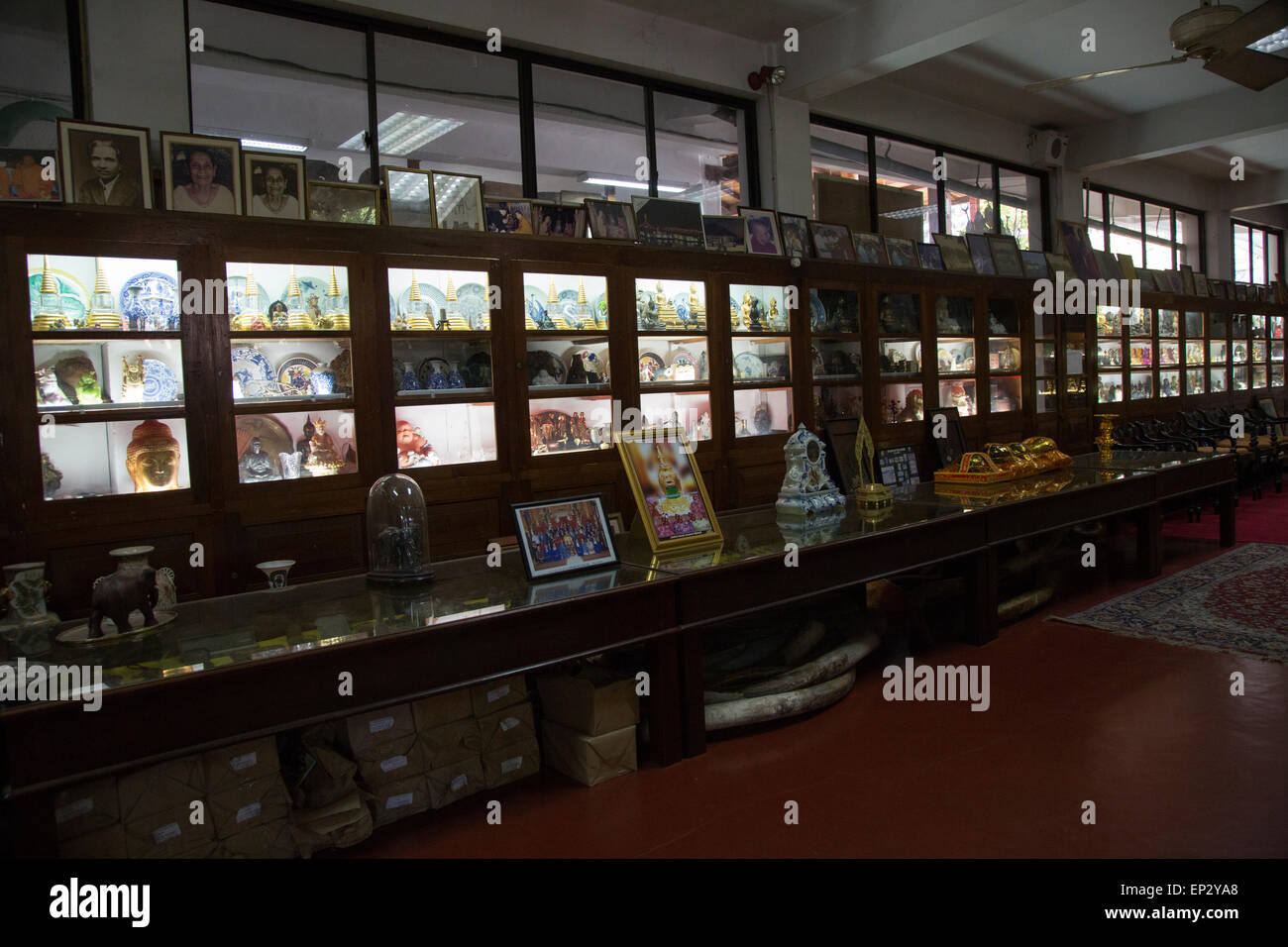 Display of exhibits Gangaramaya Buddhist Temple, Colombo, Sri