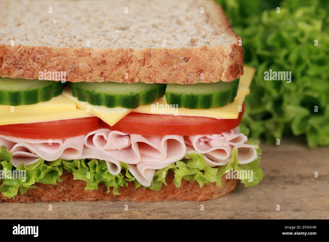 Sandwich belegt mit Putenschinken Stock Photo - Alamy
