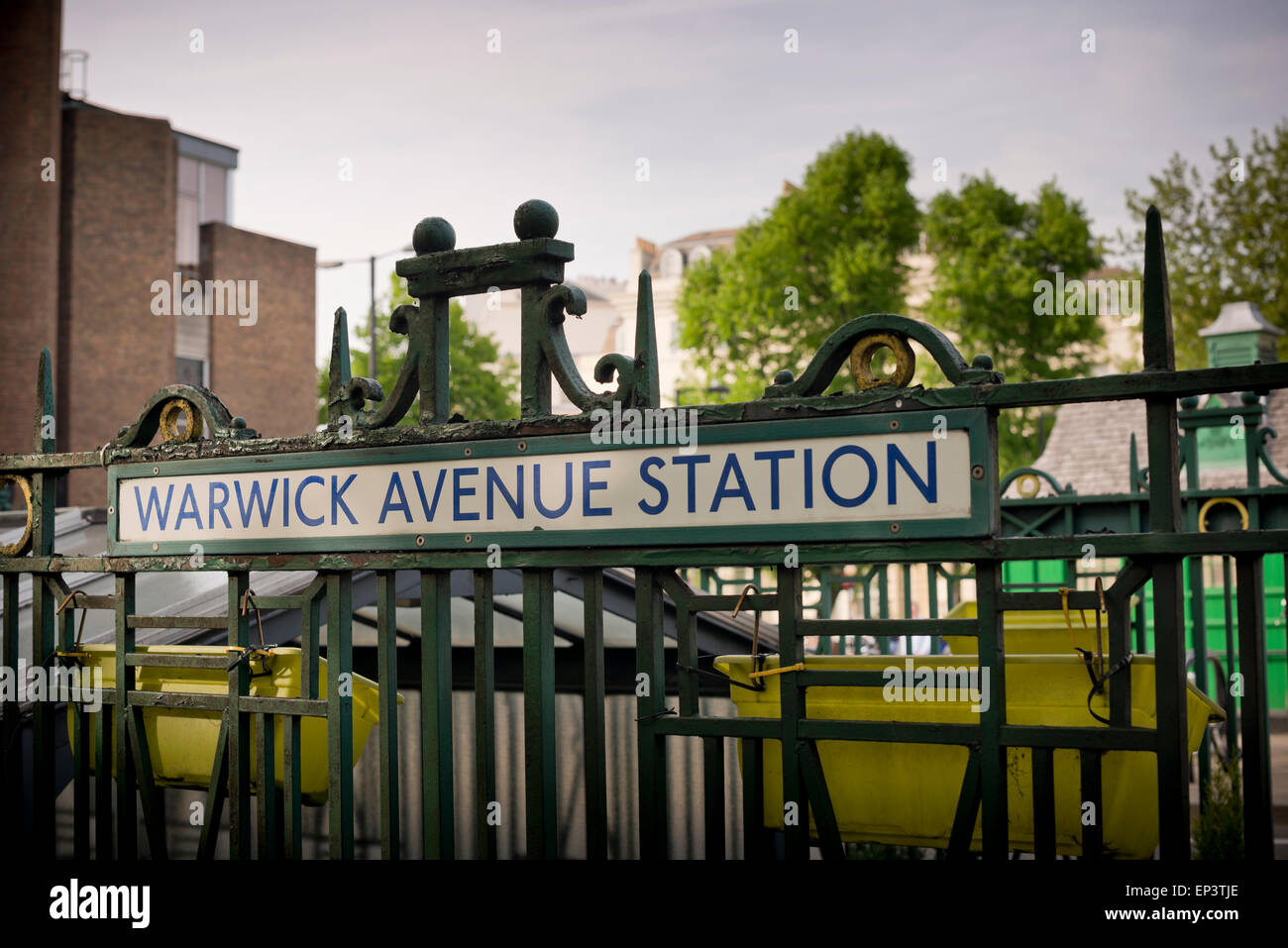 Warwick Avenue underground station sign Stock Photo Alamy
