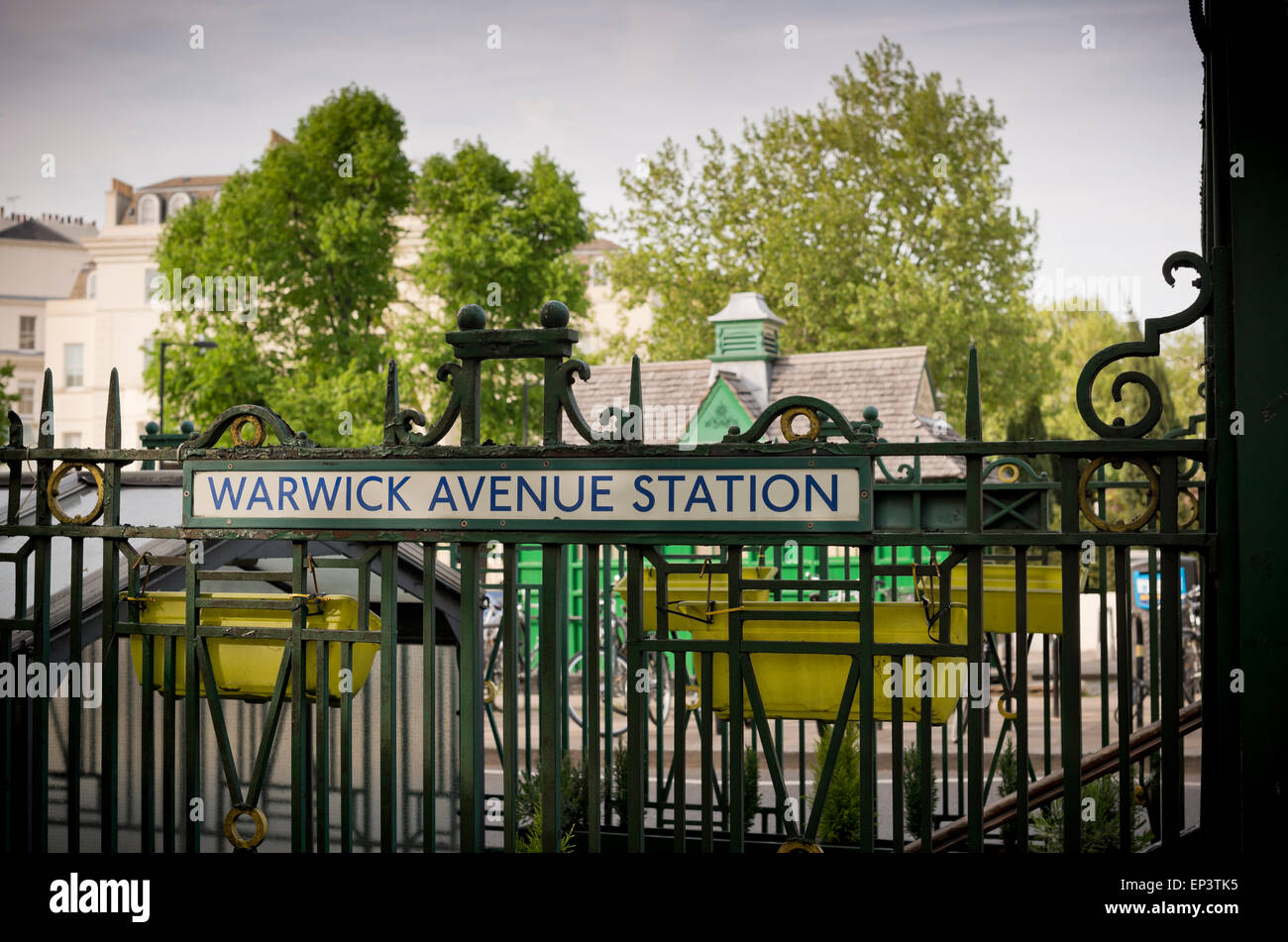 Warwick Avenue underground station sign Stock Photo Alamy