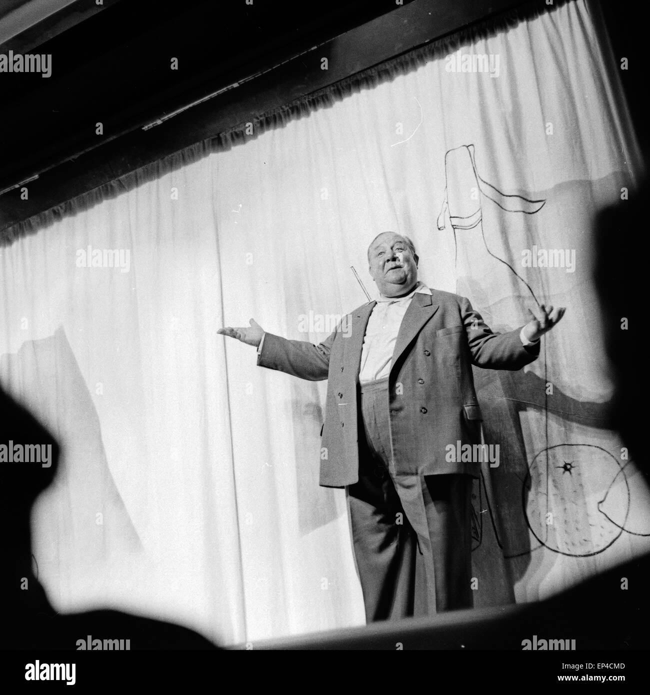 Wenn man Meyer heet, Plattdüütsch Lustspeel in dree Törns, plattdeutsches Lustspiel in drei Akten im Ohnsorg Theater in Hamburg, Stock Photo