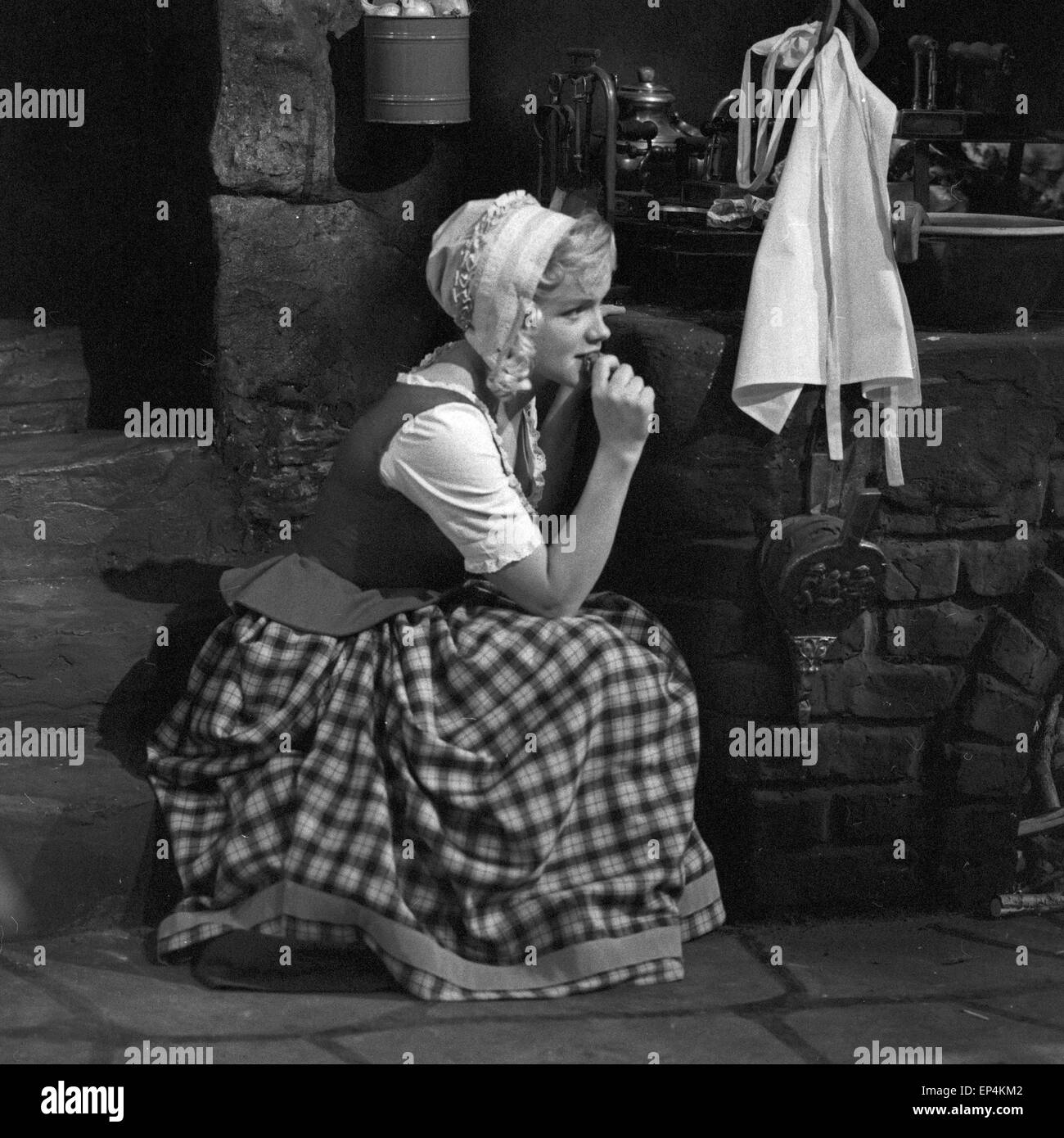 Madame sans gene, Fernsehfilm, Deutschland 1960, Regie: John Olden, Darsteller: Heidi Leupolt Stock Photo