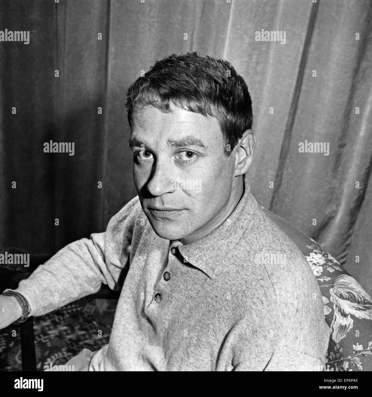 Deutscher Schauspieler und Hörspielsprecher Hartmut Reck in Hamburg, Deutschland 1960er Jahre. German actor and audio drama s Stock Photo