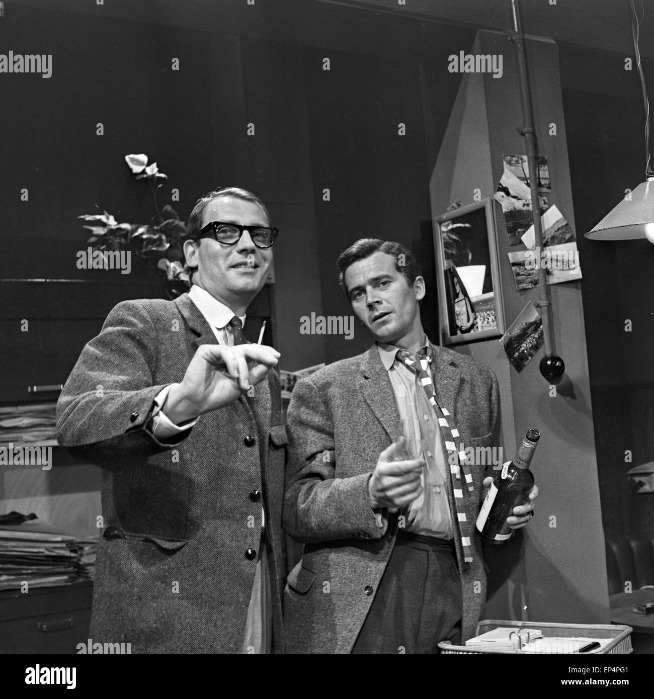 Trickbetrüger, Fernsehserie, Deutschland 1961, Deutscher Schauspieler und Regisseur Wolf von Gersum (rechts, ?) Stock Photo