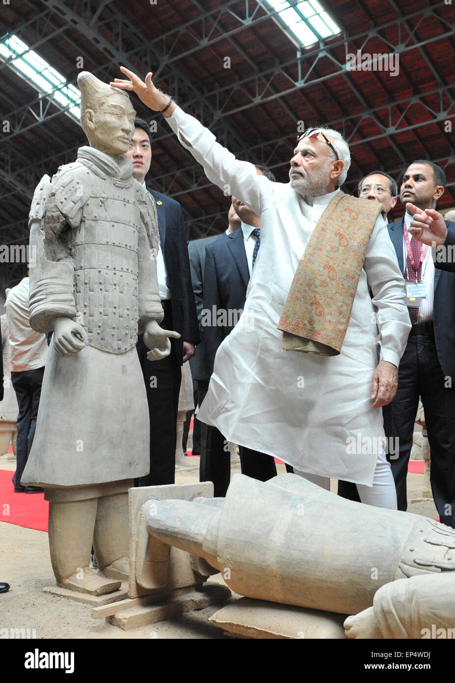 xian-chinas-shaanxi-province-14th-may-2015-indian-prime-minister-narendra-EP4WDJ.jpg