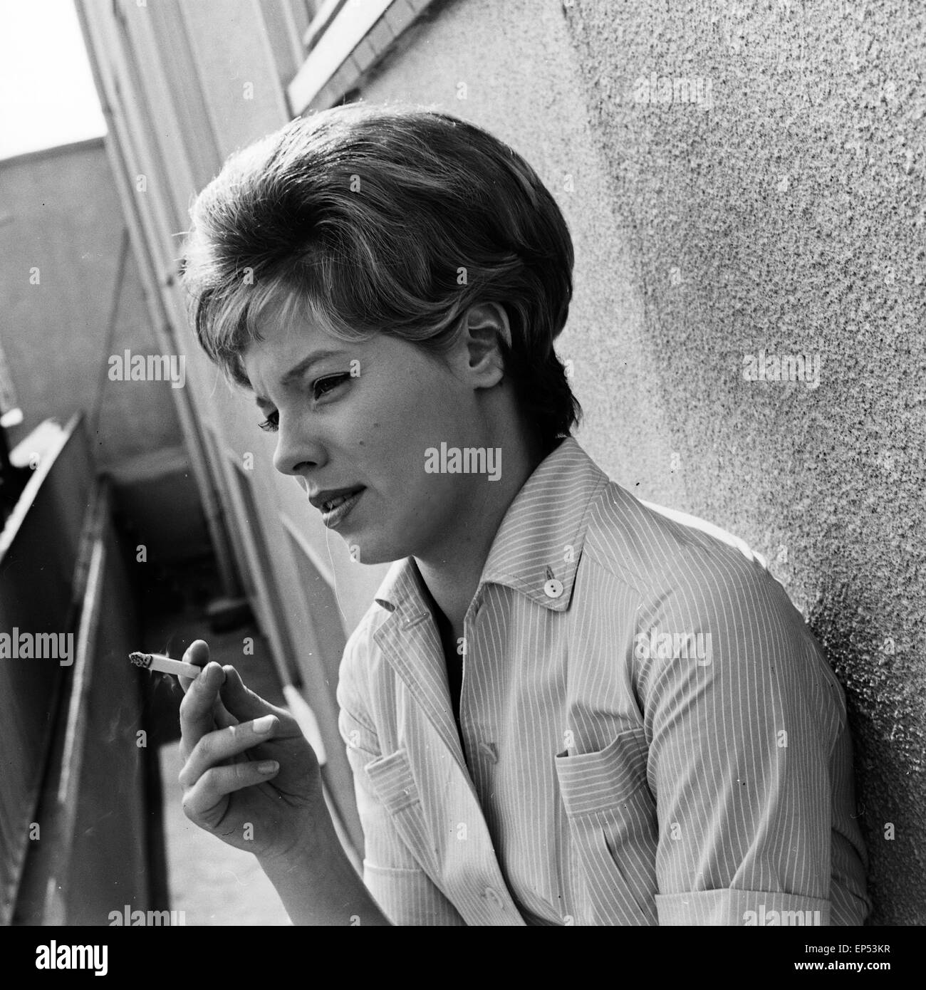 Woman smoking 1960s Black and White Stock Photos & Images
