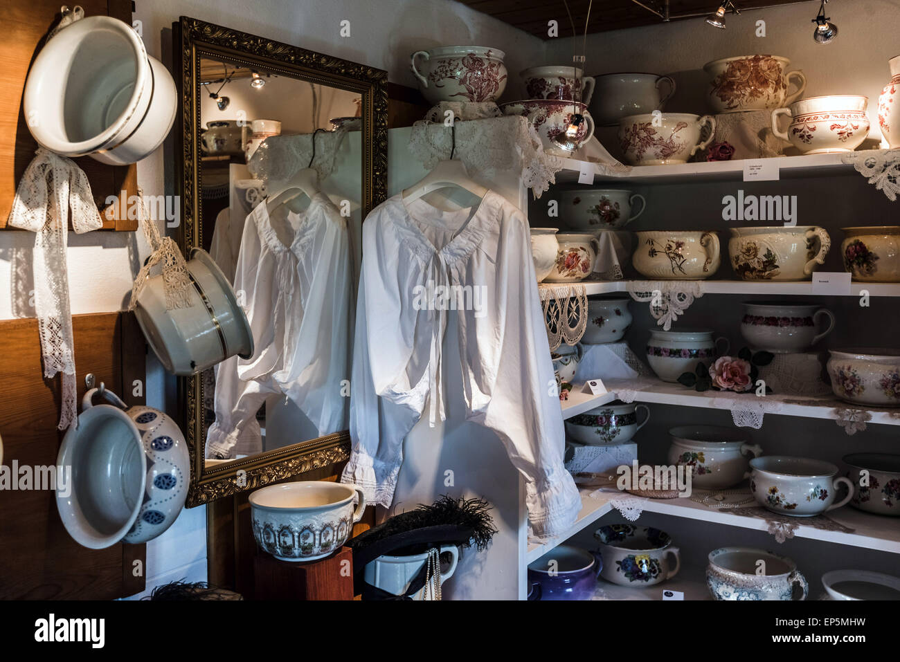 Chamberpots hi-res stock photography and images - Alamy