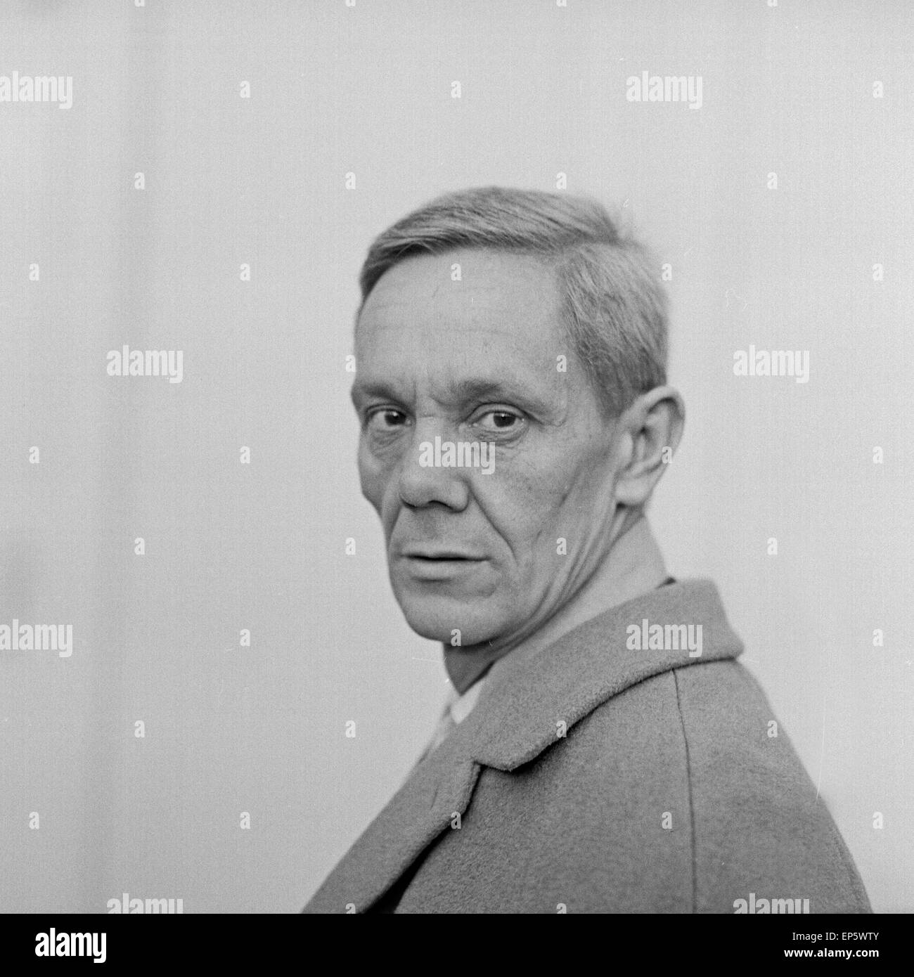 Deutscher Schauspieler Georg Lehn in Hamburg, Deutschland 1960er Jahre. German actor Georg Lehn at Hamburg, Germany 1960s. Stock Photo