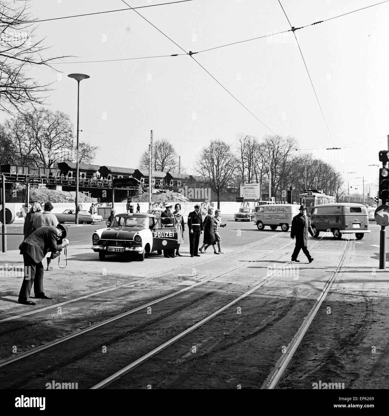 Hallo Autofahrer, Autosendung, Deutschland 1963, Szenenfoto mit der ...