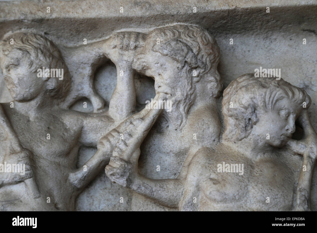 Sarcophagus. Dionysus unveiling Arianna and dionysiac scenes. Marble. 160-180 Ad. Rome. Via Appia. National Roman Museum. Baths Stock Photo