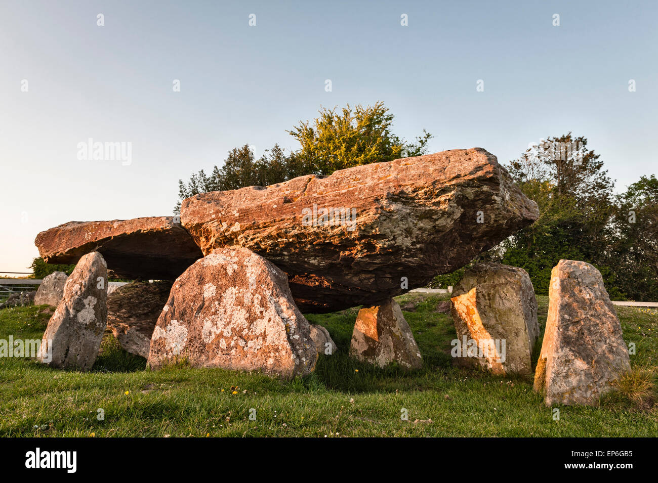 Arthur's Stone, Dorstone, Herefordshire, UK. Neolithic chambered tomb ...