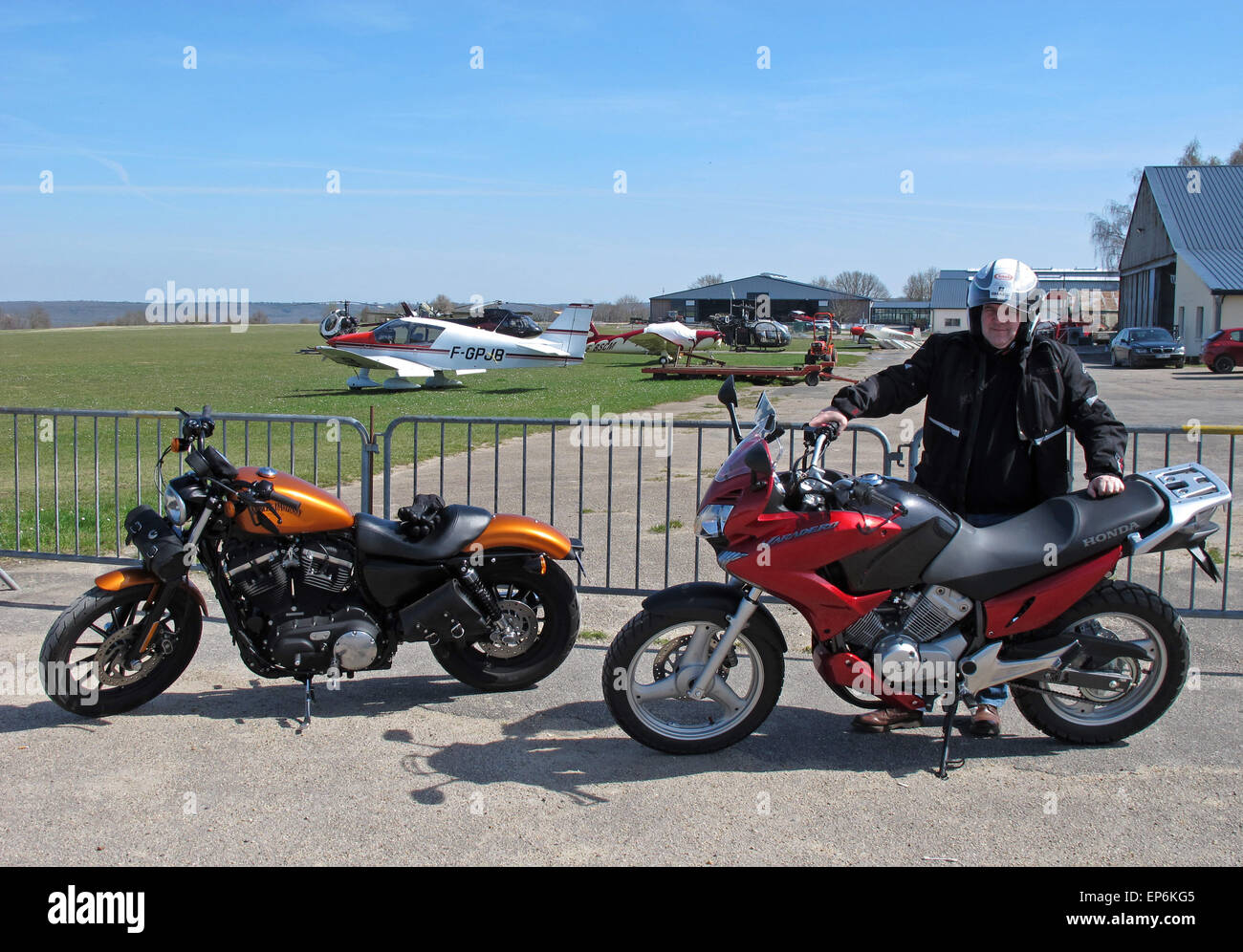 Honda Varadero 125 and Harley-Davidson 883,Jean Salis  Aerodrome,Cerny,Essonne,France Stock Photo - Alamy