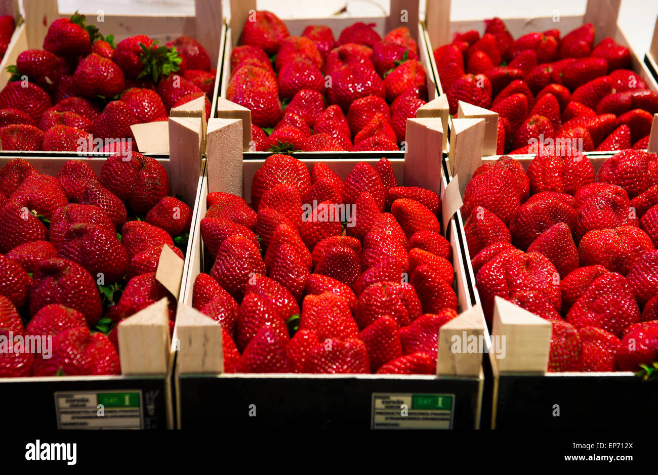 Fresh strawberries container hi-res stock photography and images - Alamy