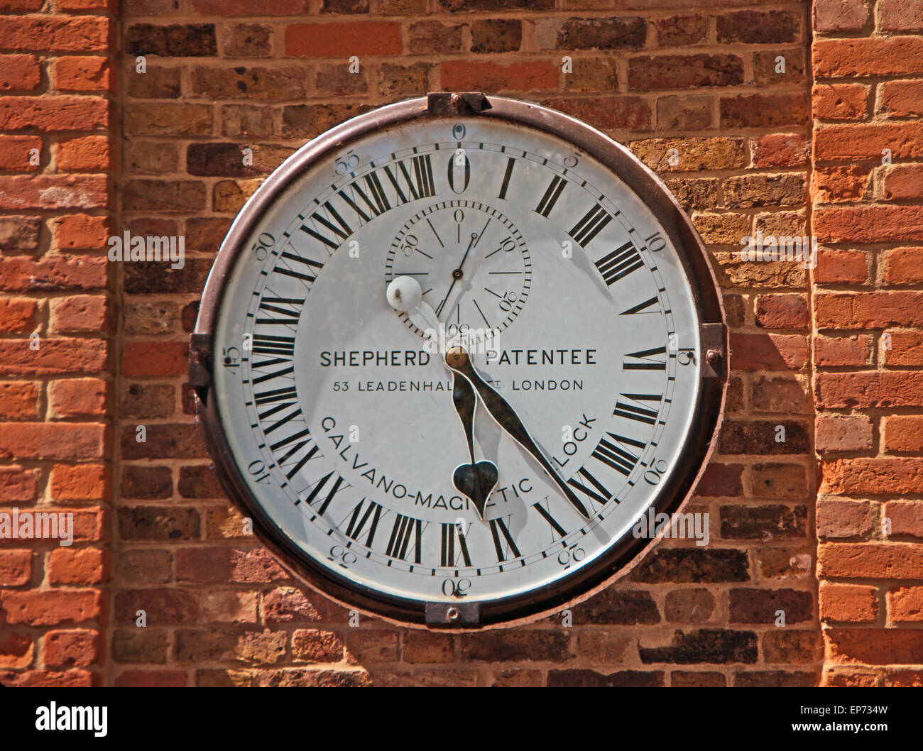 24 Hour Clock Stock Photos & 24 Hour Clock Stock Images Alamy