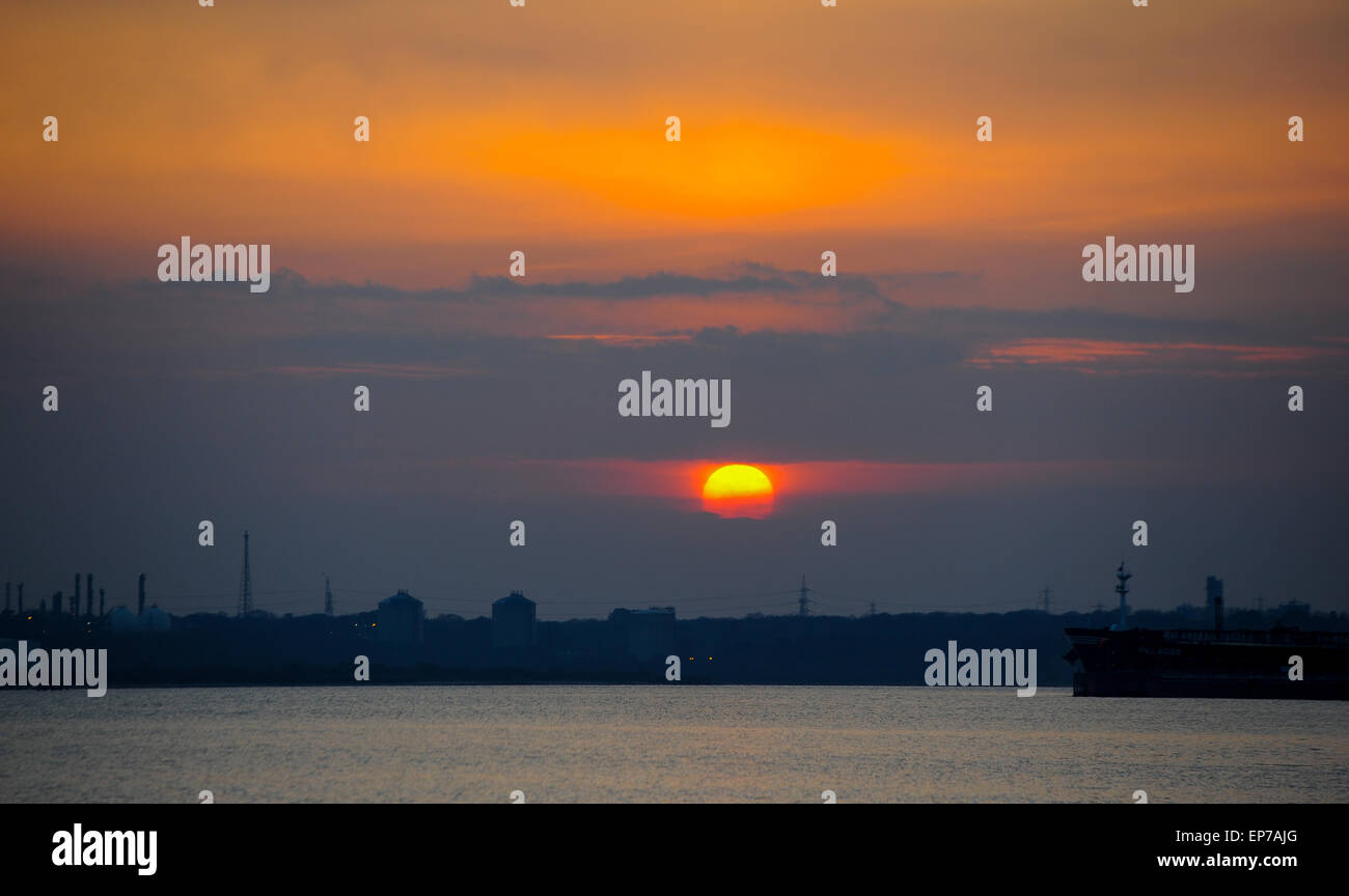 Sun Set over Southampton water Stock Photo
