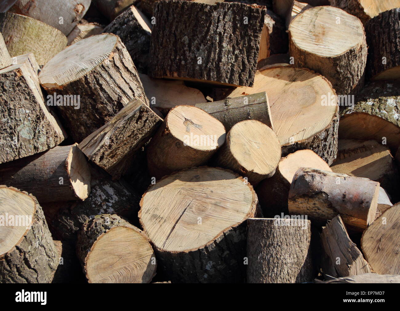 Firewood texture hi-res stock photography and images - Alamy