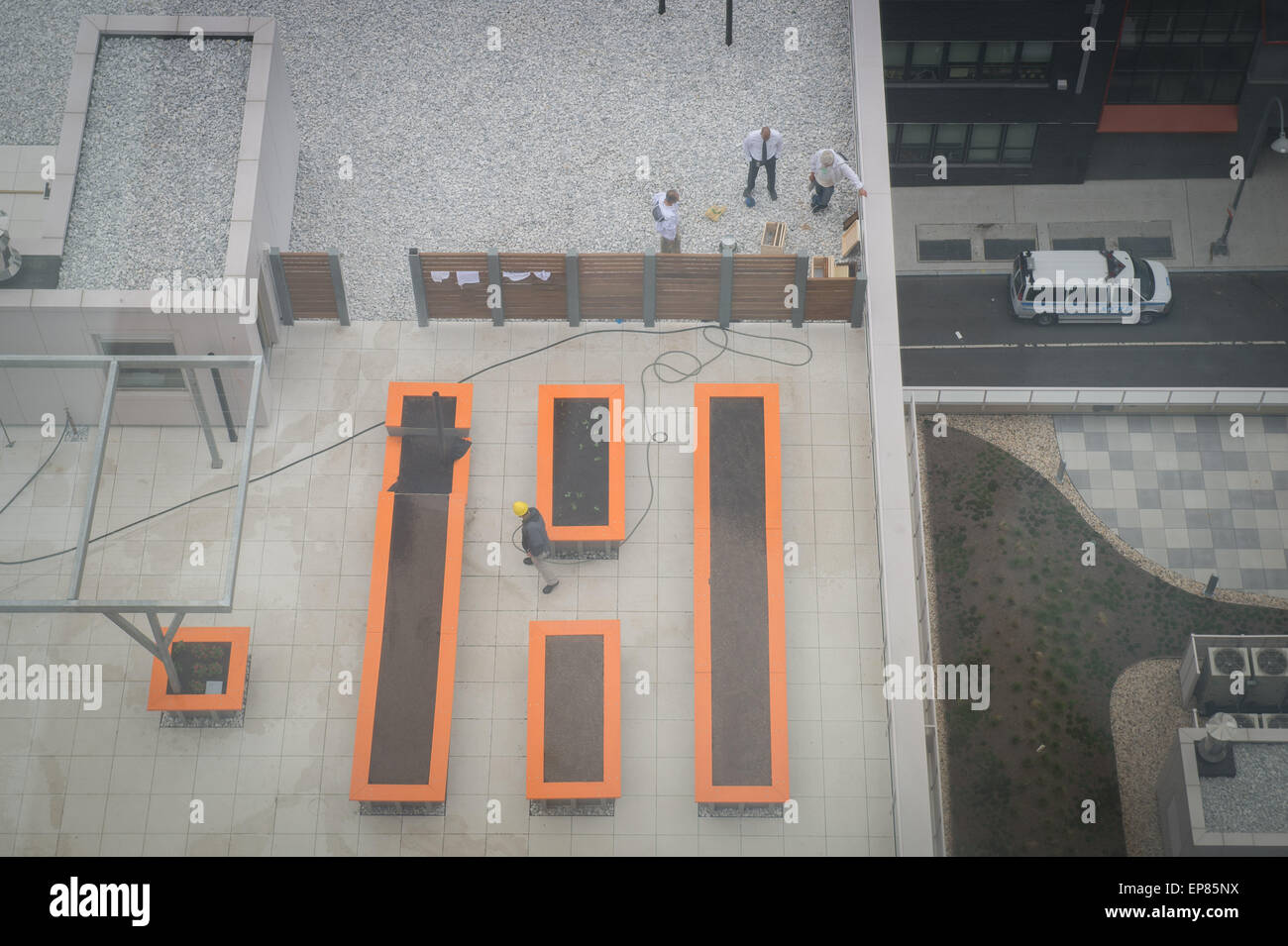 May 6, 2015 - Queens, New York, U.S. - The 13th floor garden area of Hunter's Point South Commons, a 619 unit affordable housing complex in Long Island City's waterfront neighborhood, Hunter's Point, Wednesday, May 6, 2015. (Credit Image: © Bryan Smith/ZUMA Wire) Stock Photo