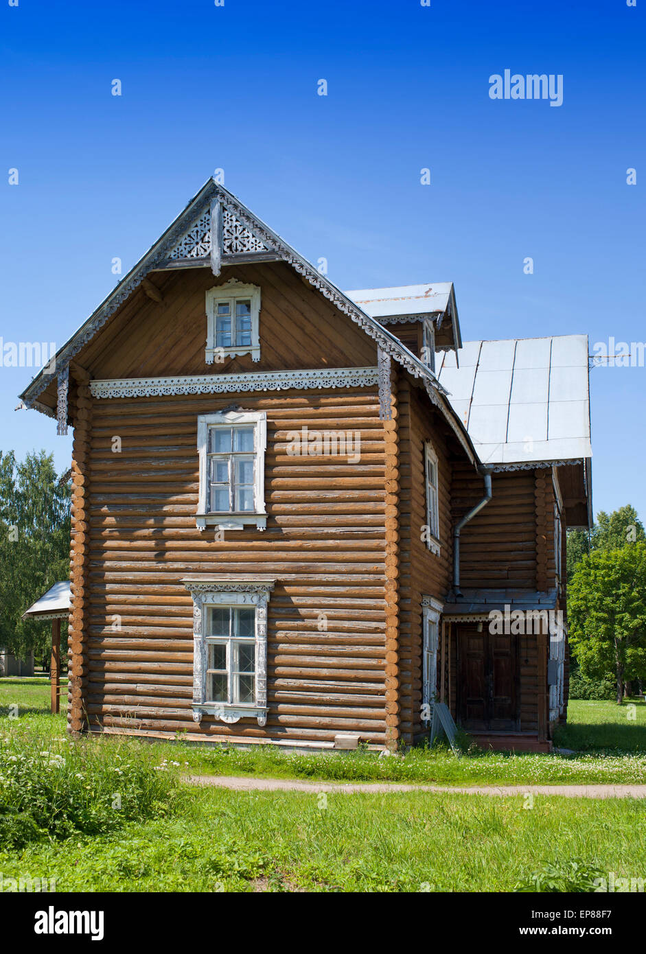 Oranienbaum (Lomonosov). Upper park. Ancient inhabited wooden house. Stock Photo