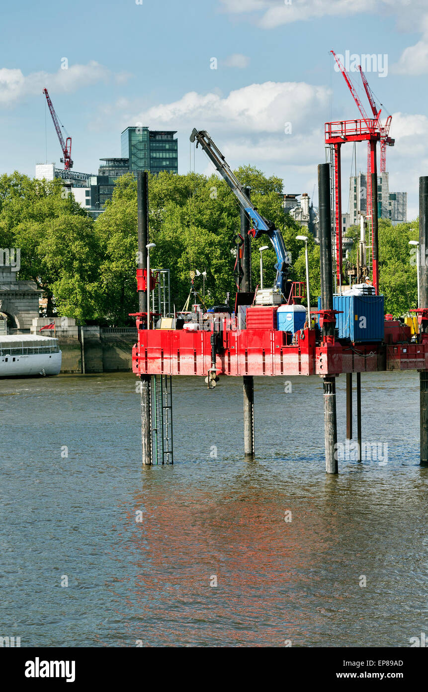 Drilling Platform tests Thames bed for proposed new Garden Bridge feature, London; England; UK Stock Photo