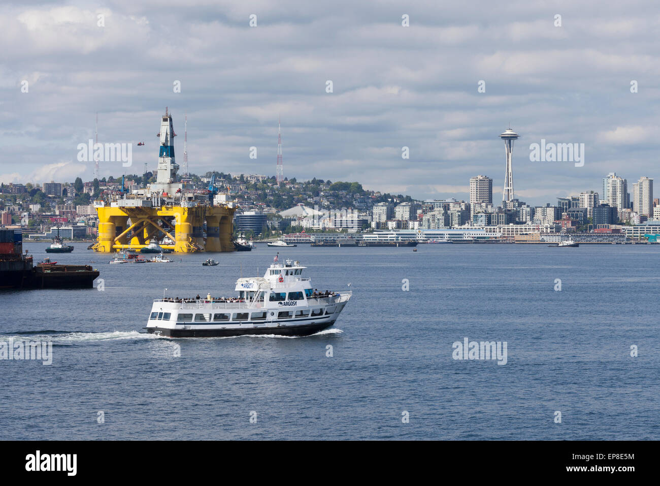 Oil Rig Shell Seattle Seattle terminal 5 hi-res stock photography and images - Alamy