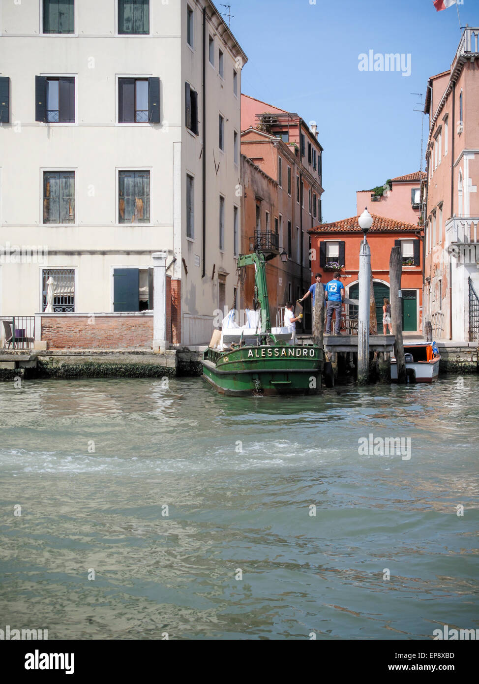 Working on canal boat hi-res stock photography and images - Alamy