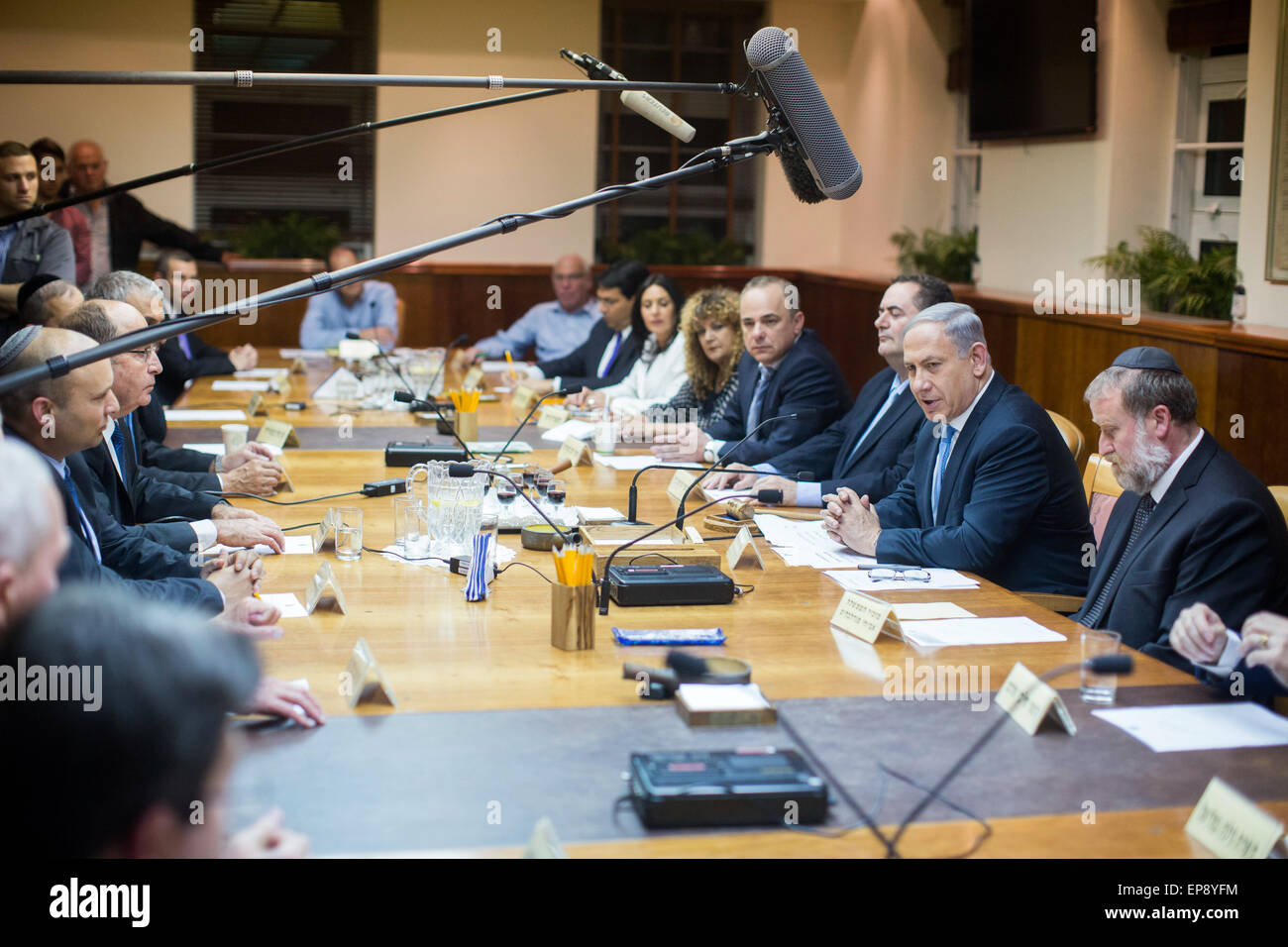 Jerusalem. 15th May, 2015. Israeli Prime Minister Benjamin Netanyahu (2nd R) addresses the first cabinet meeting of the Israel's 34th government at the Prime Minister's office in Jerusalem, on May 15, 2015. Israeli Prime Minister Benjamin Netanyahu's right-wing new coalition government was sworn in late Thursday night, after the parliament approved it by a razor-thin 61-59 majority. Credit:  JINI/Yonatan Sindel/Xinhua/Alamy Live News Stock Photo