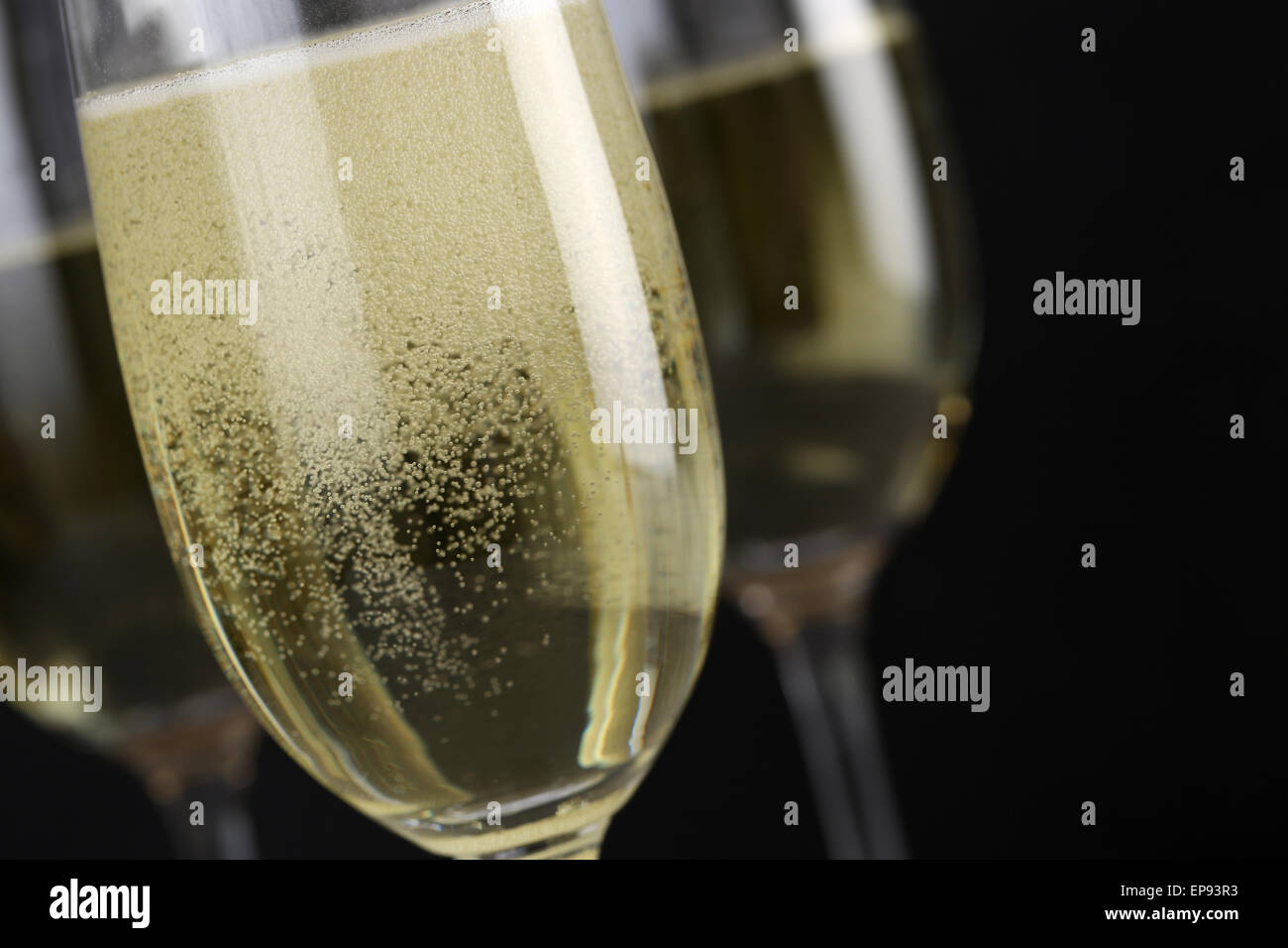 Sekt mit Perlen im Sektglas Stock Photo