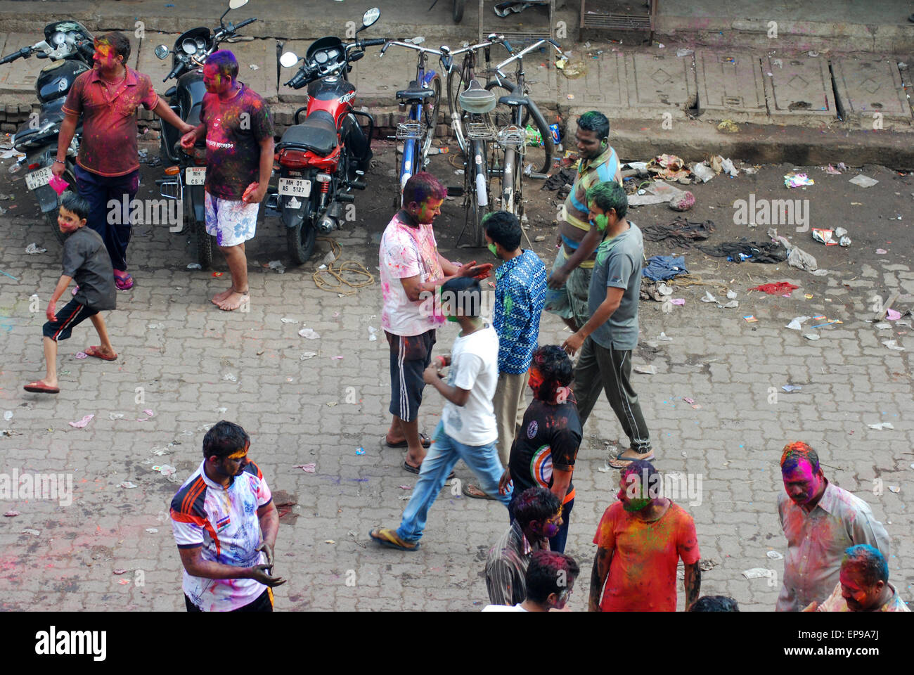 Street celebration during holi, Mumbai, India Stock Photo