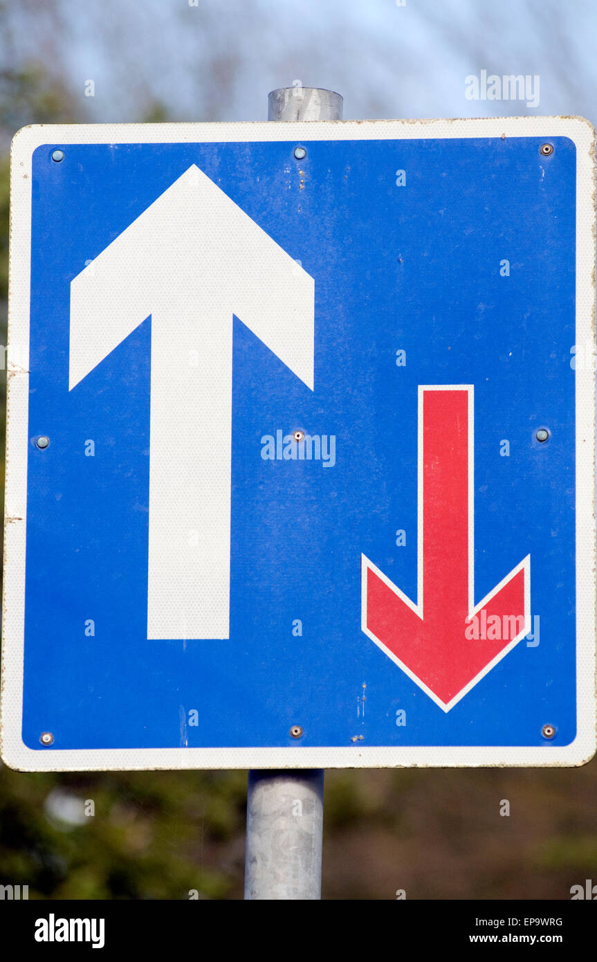 Give way road signs sign hires stock photography and images Alamy