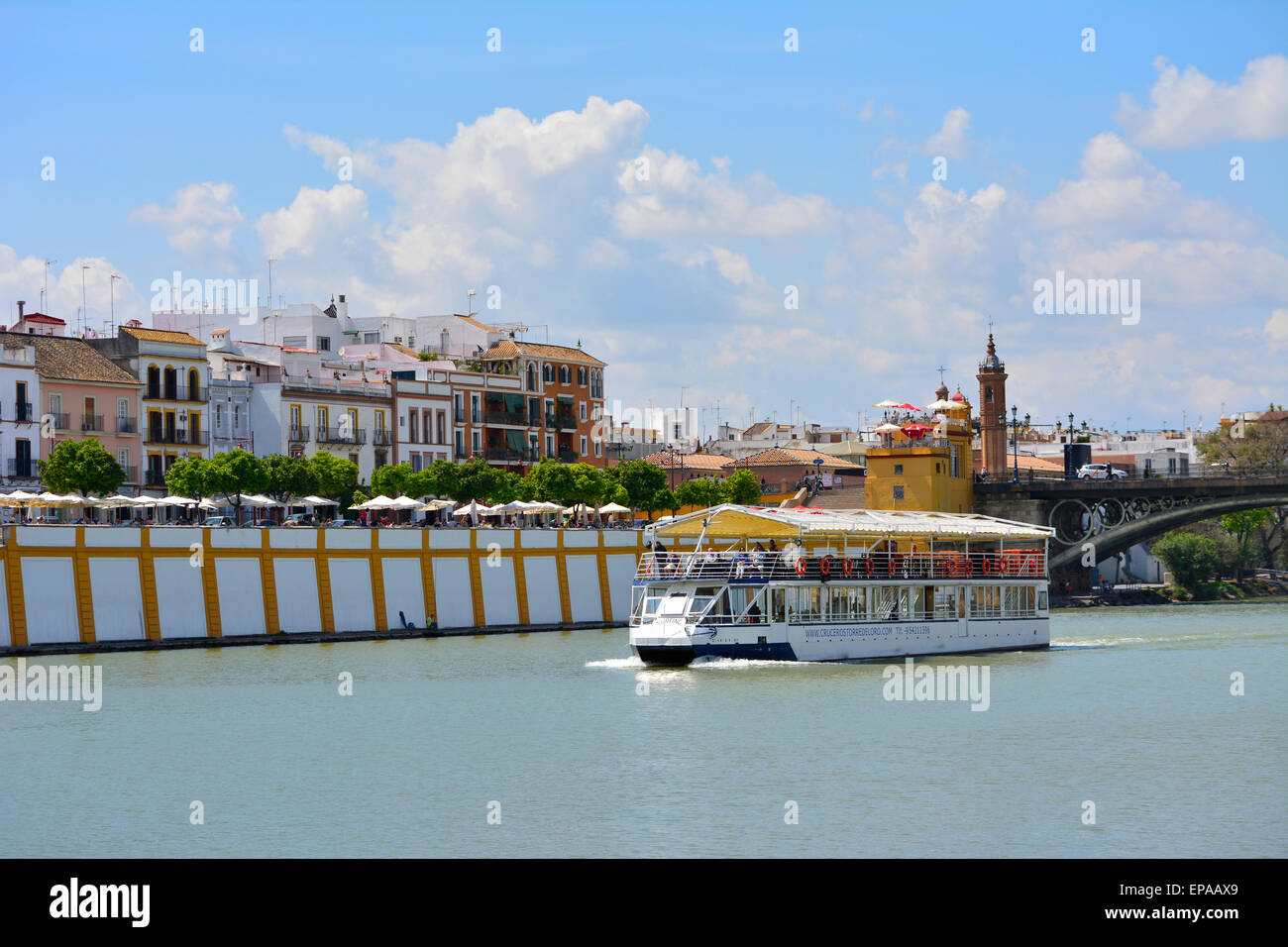 Vistas de Sevilla. Río Guadalquivir. Crucero Turístico. Stock Photo