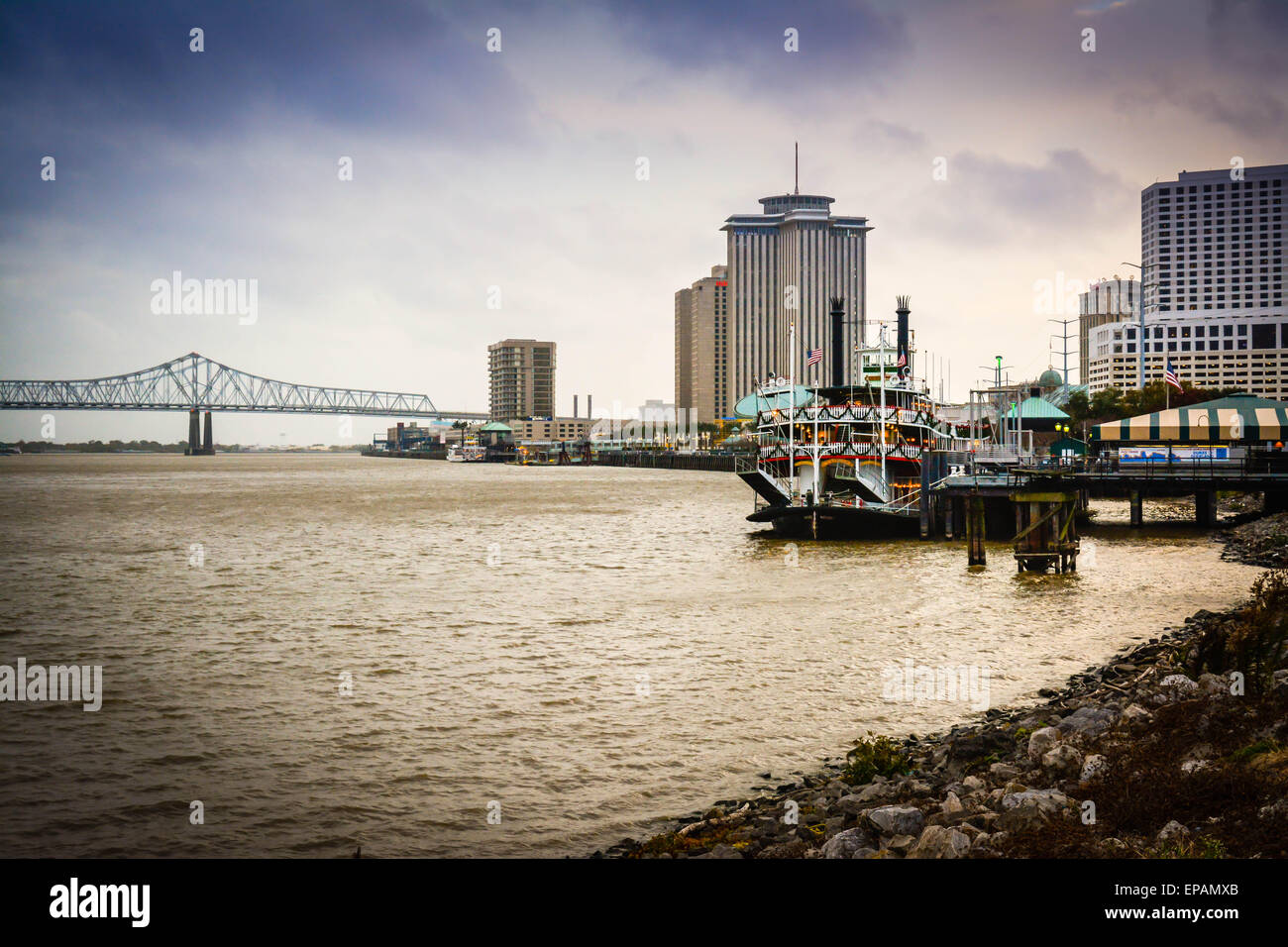 Paddle boat mississippi historical hi-res stock photography and images ...