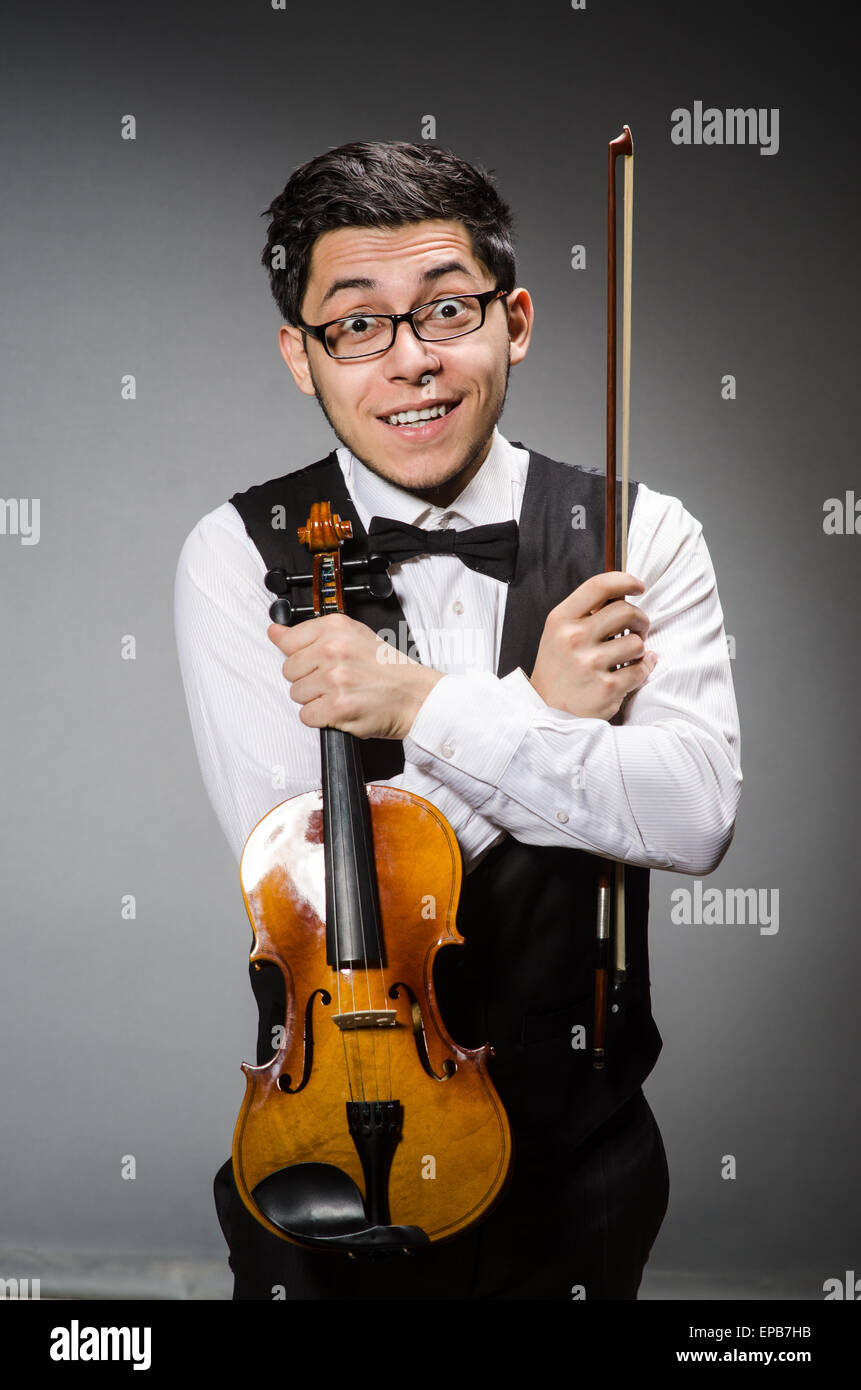 Funny violin player with fiddle Stock Photo Alamy