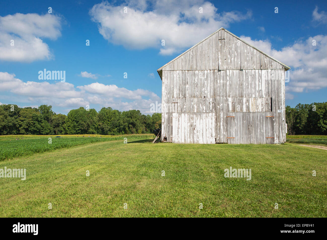 Open barn hi-res stock photography and images