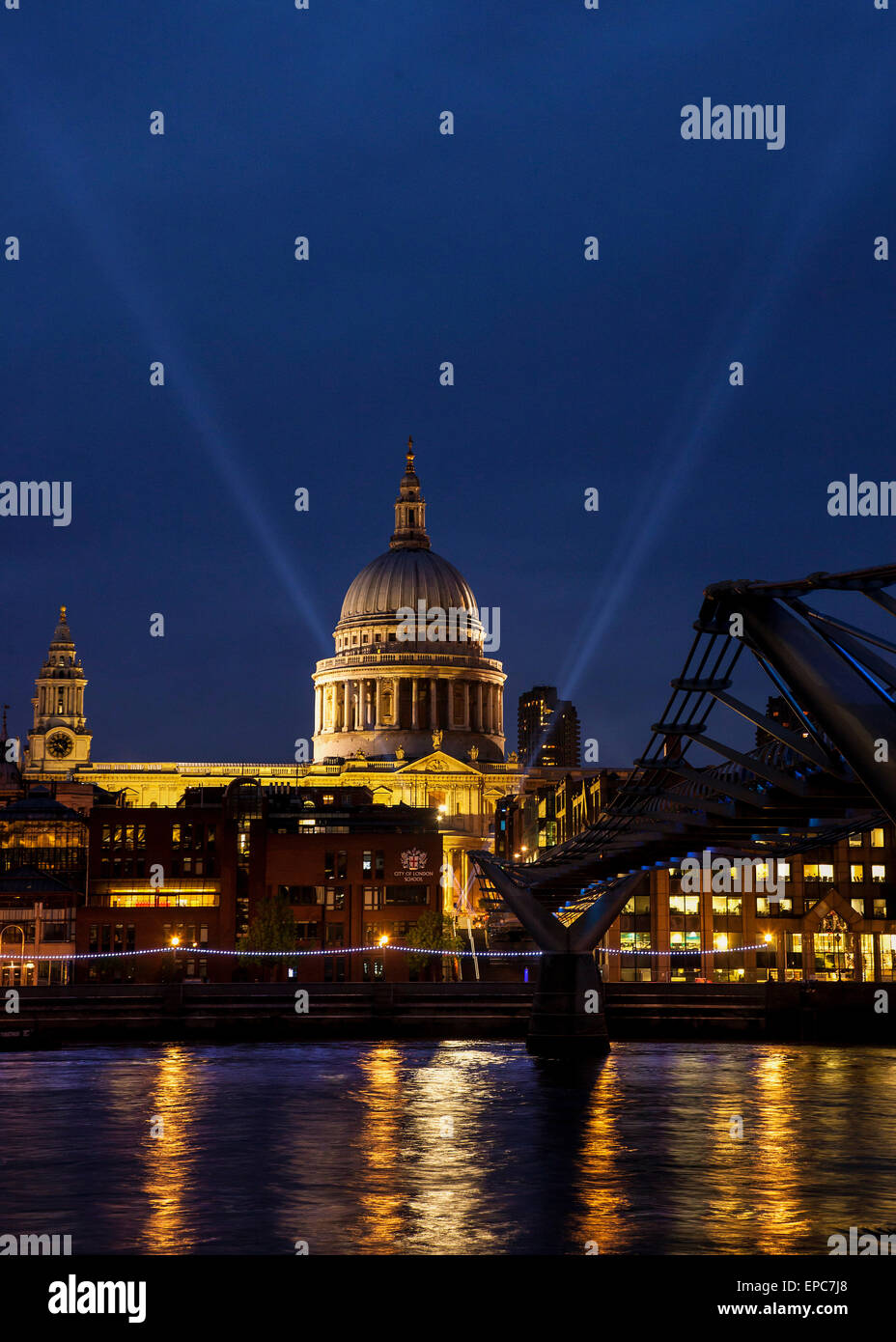 St Paul's Cathedral VE night lit by V searchlights Stock Photo