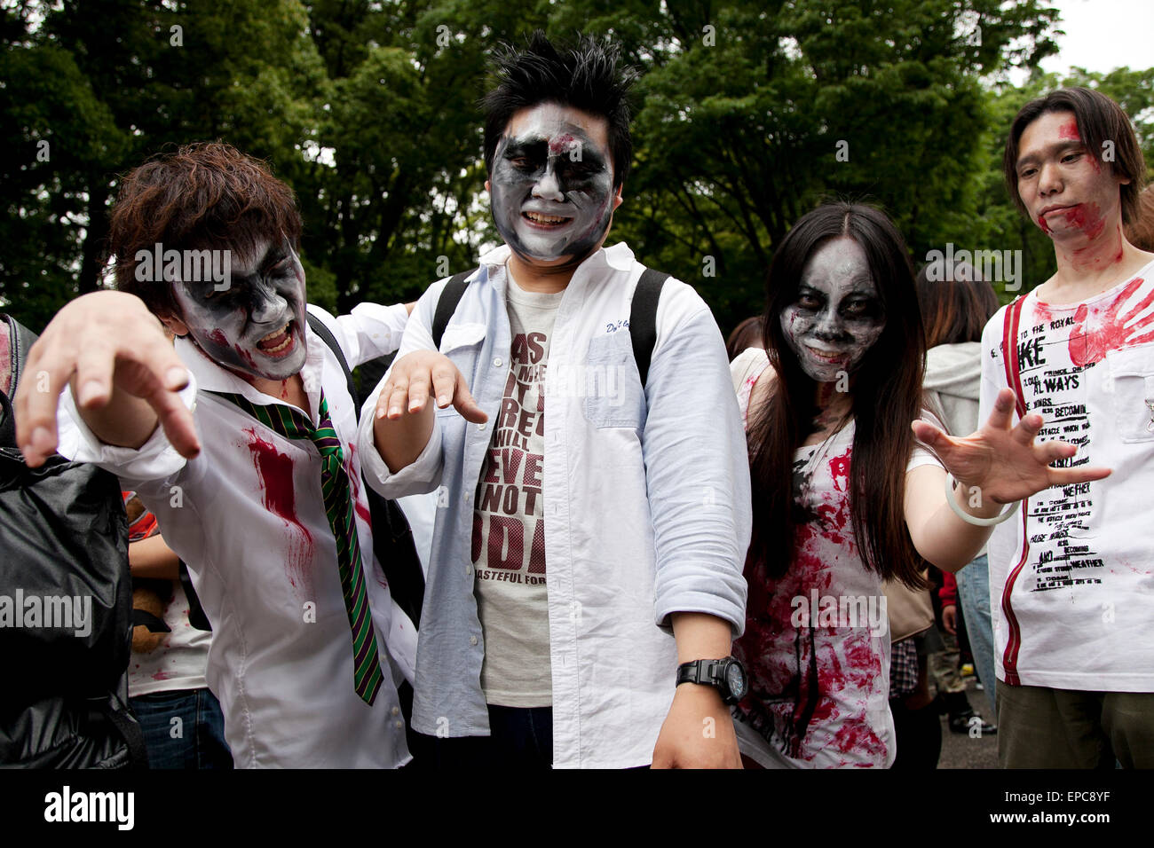 Tokyo, Japan. 16th May, 2015. Attendees dressed as zombies stroll through Yoyogi Park on May 16