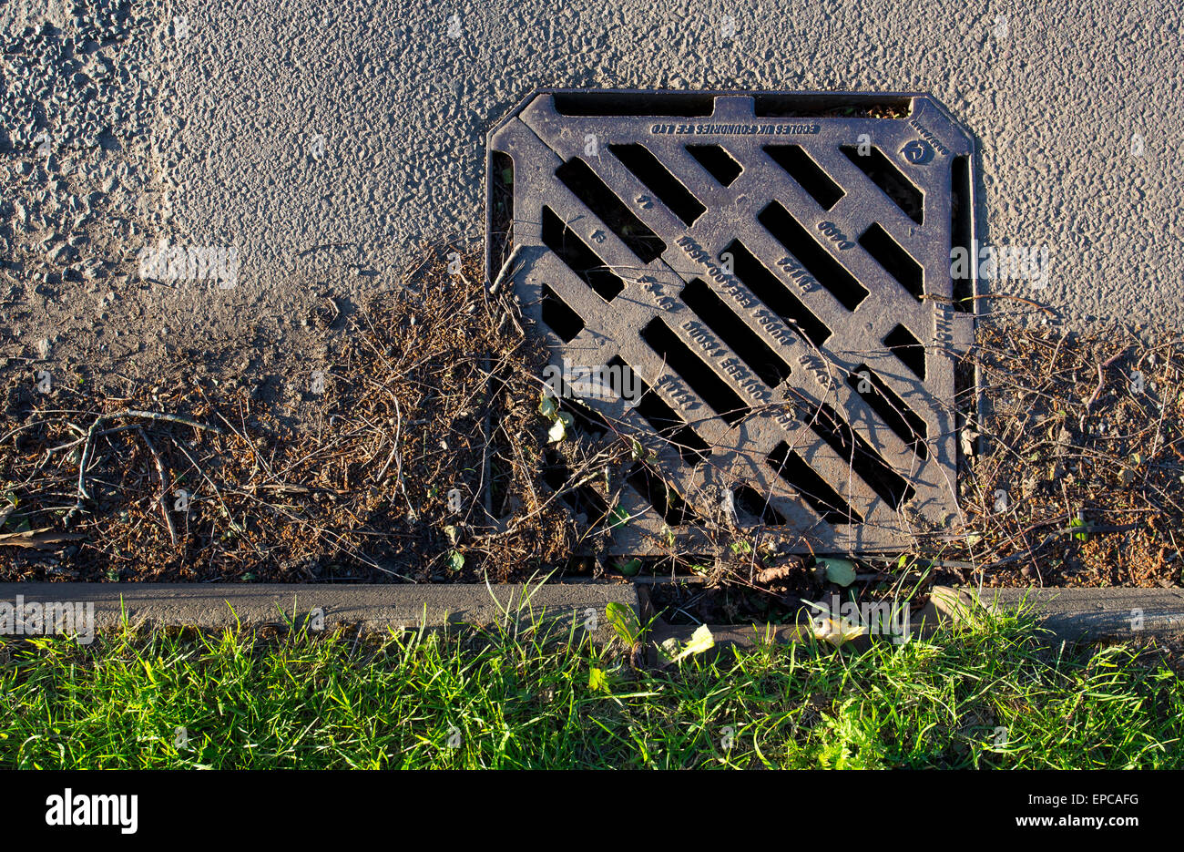 Curb with drain hires stock photography and images Alamy