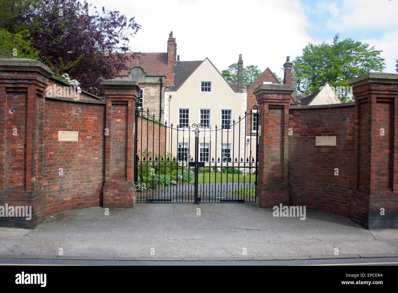 Licol Atherstone, gold